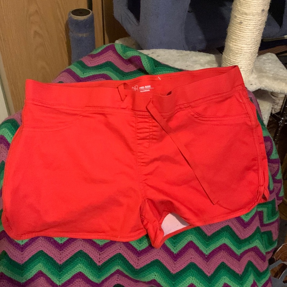 Never worn red shirts great for the summer coming up!